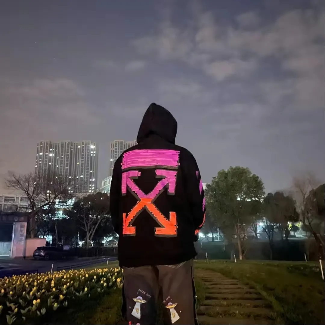 ♻️💯Upper body reference model picture❤️ Top tested version OFFWHITE OW marker purple orange graffiti arrow same style pure cotton loose pullover round neck zipper jacket sweatshirt for male and female couples The craftsmanship of this model can be said to be very difficult. There is a direct comparison between our home and many versions on the market. You can more clearly distinguish between good and bad just by looking at the prints. This printing uses Kornit's digital direct-injection process. The entire printing effect is like drawing lines with a marker pen. The imitation effect can achieve the same visual effect as the real thing. The main reason is that the color transition of this printing is too small, which makes it impossible to directly copy the pattern when scanning. The image must be manually enlarged more than 40 times, and then adjusted bit by bit to add a soft color (white) effect. The fabric is made of 480g large fish scale pure cotton terry dyed in a vat, which is a big launch and has a full drape. Full set of customized accessories, washed, labeled. Guaranteed to be the top product on the market.  Color: Black Size: XS-L Size Chart